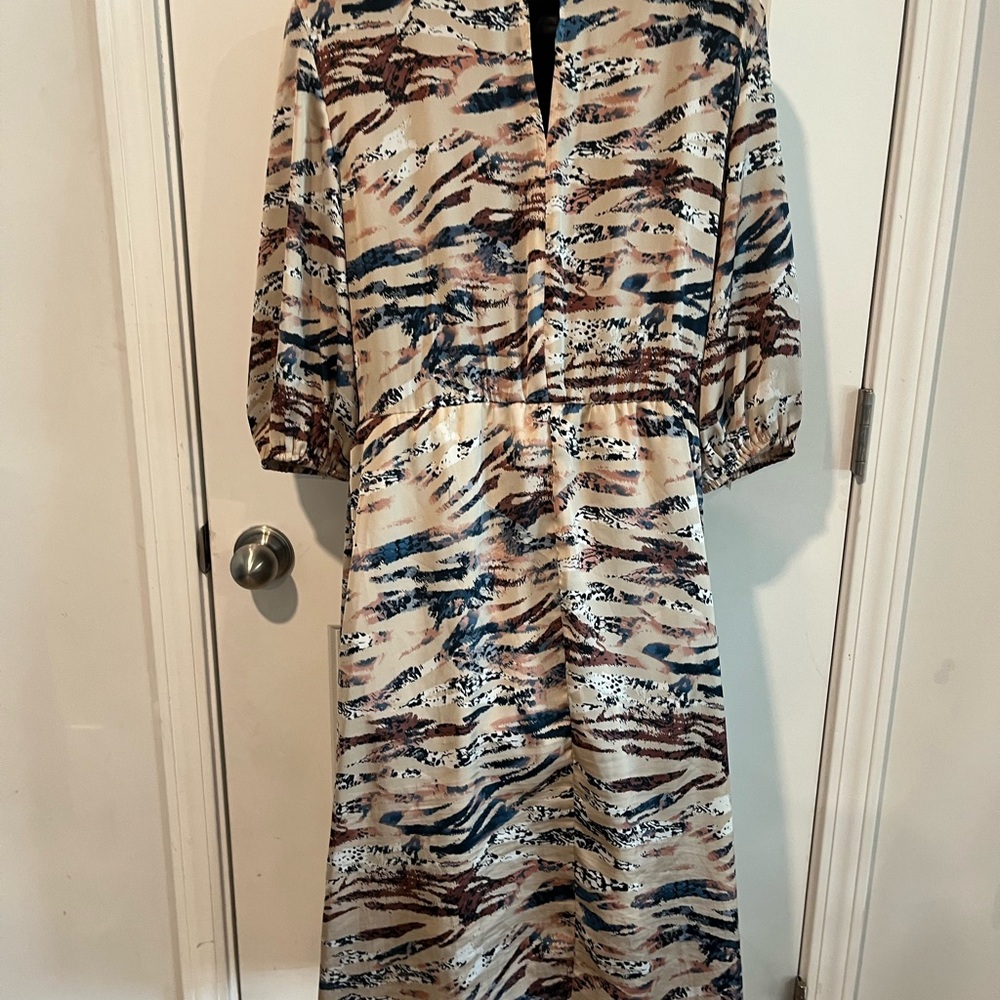 Neutral Multi-Stripe Tie-Waist Women’s Dress - Picture 4 of 4